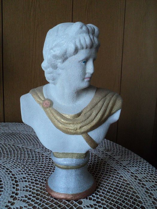 Малки колонки за стена