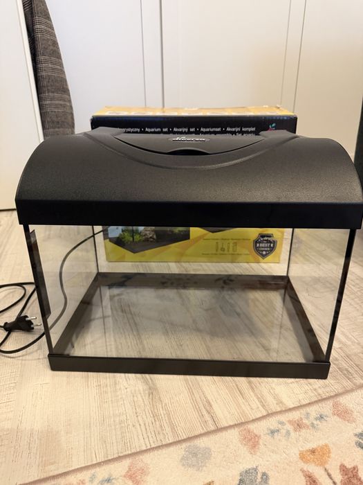 Acvariu startup 40 led cu accesorii incluse