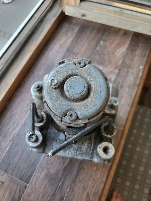 Блок АБС ауди А6 1994 год обьем 2.6,2.8