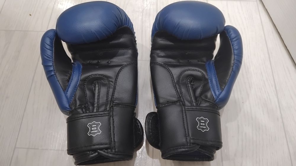 Продам боксёрские перчатки.