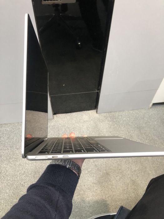 MacBook Air M3 2024 8/256