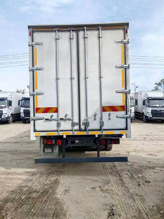 HOWO V5Х фургон NEW
Двигатель: 270 л/с WEICHAI
КПП: 8 ст
Кабина: V5 с