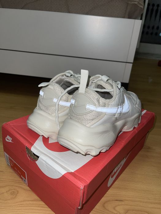 Продам кроссовки Nike  оригинал