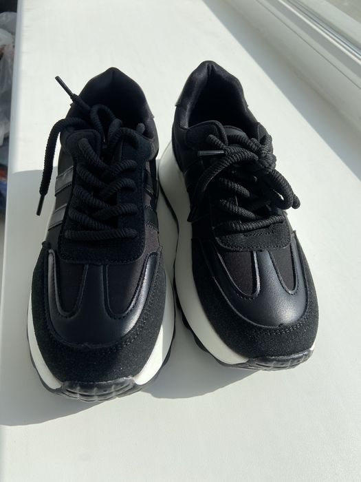 Продам кроссовки