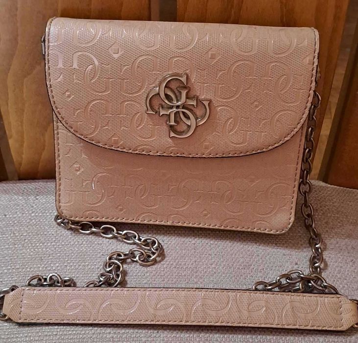 Оригинална чанта Guess