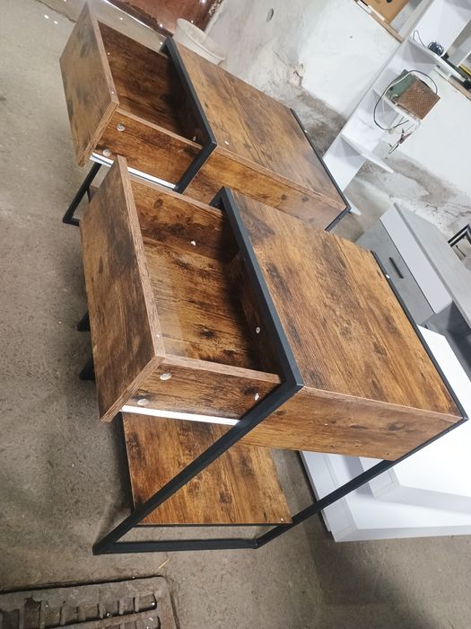 ДВЕ нощни шкафчета с чекмеджета