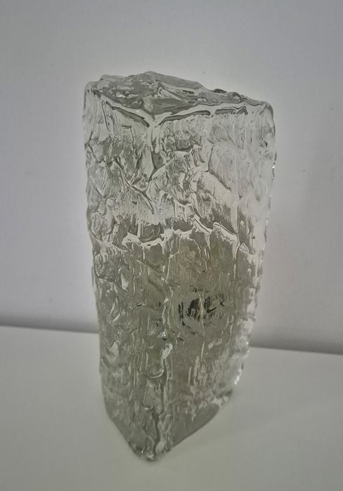 Statueta sticla Mihai Eminescu obiect de colectie