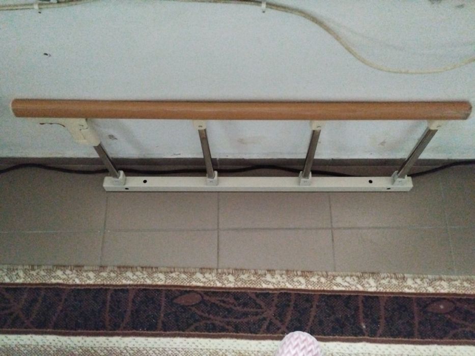 Сгъваема помощна шина за легло