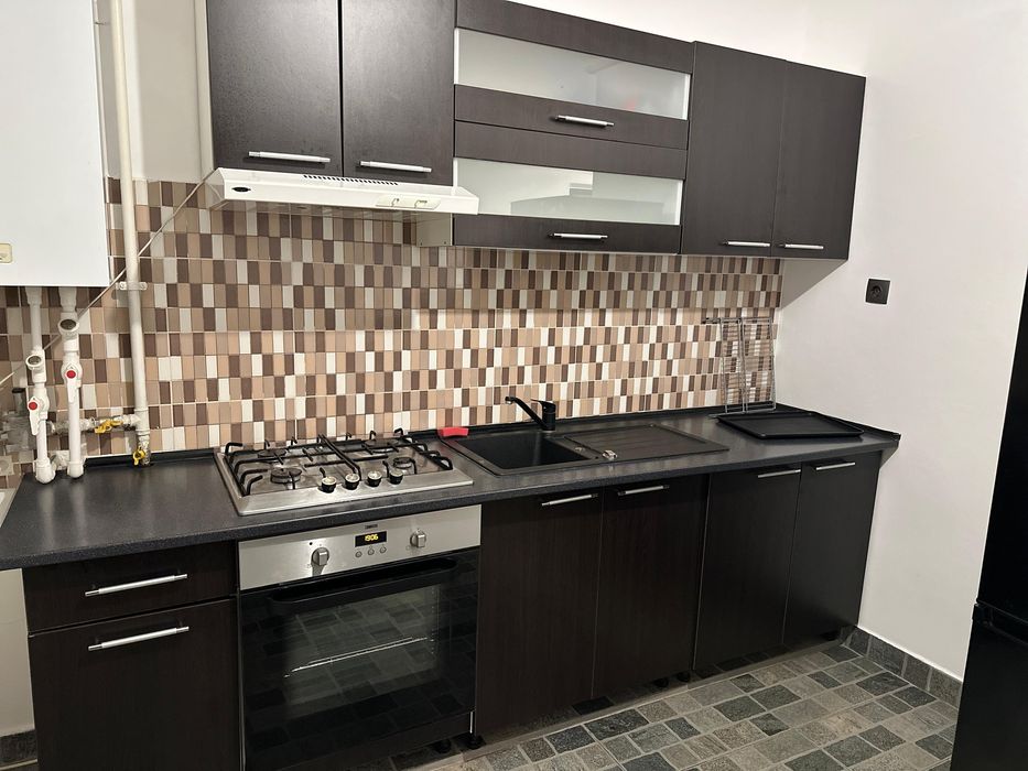 Vand mobila de bucatarie