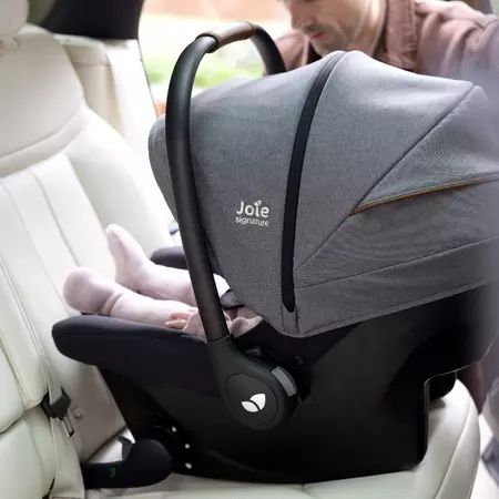 Scoica auto Sprint Signature, 75 cm, Carbon - R129, 1 bucata, Joie cu isofix integrat- utilizare: 40-75 cm /de la nastere pana la 12 luni (13 kg)
cu i