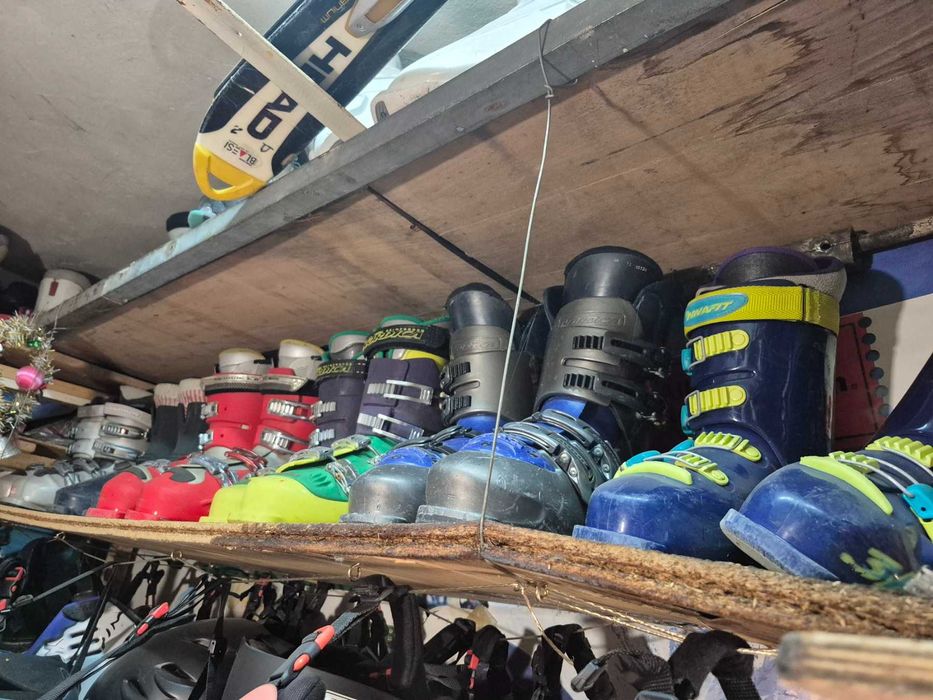 Ски оборудване на едро 25+ каски 100+ ски комплекта