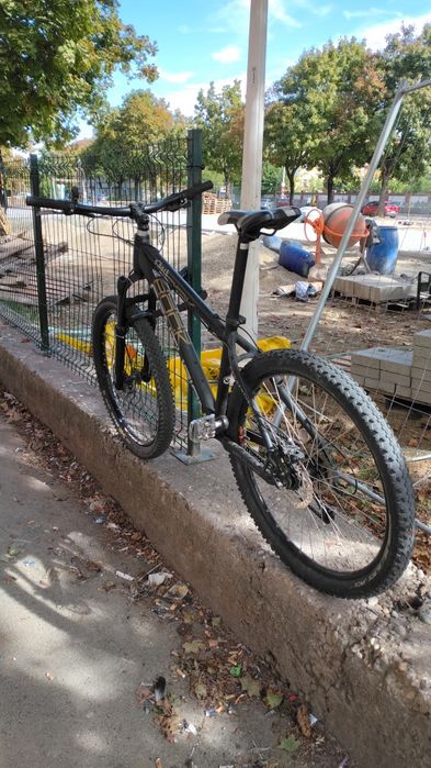 Vând schimb bicicleta cu trotineta elwcteica