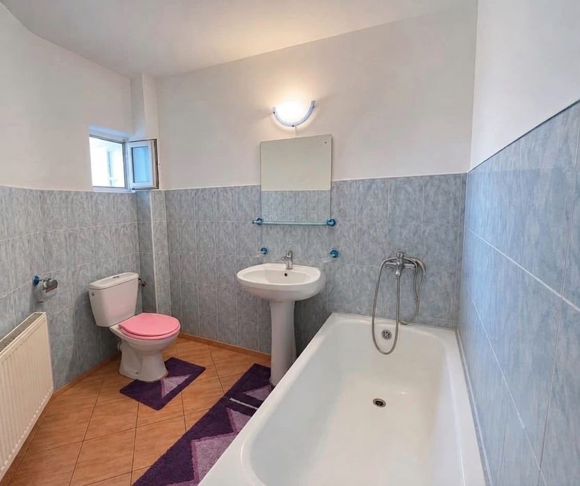Apartament 2 Camere Decomandat,zona Alexandru Cel Bun preț puțin negociabil