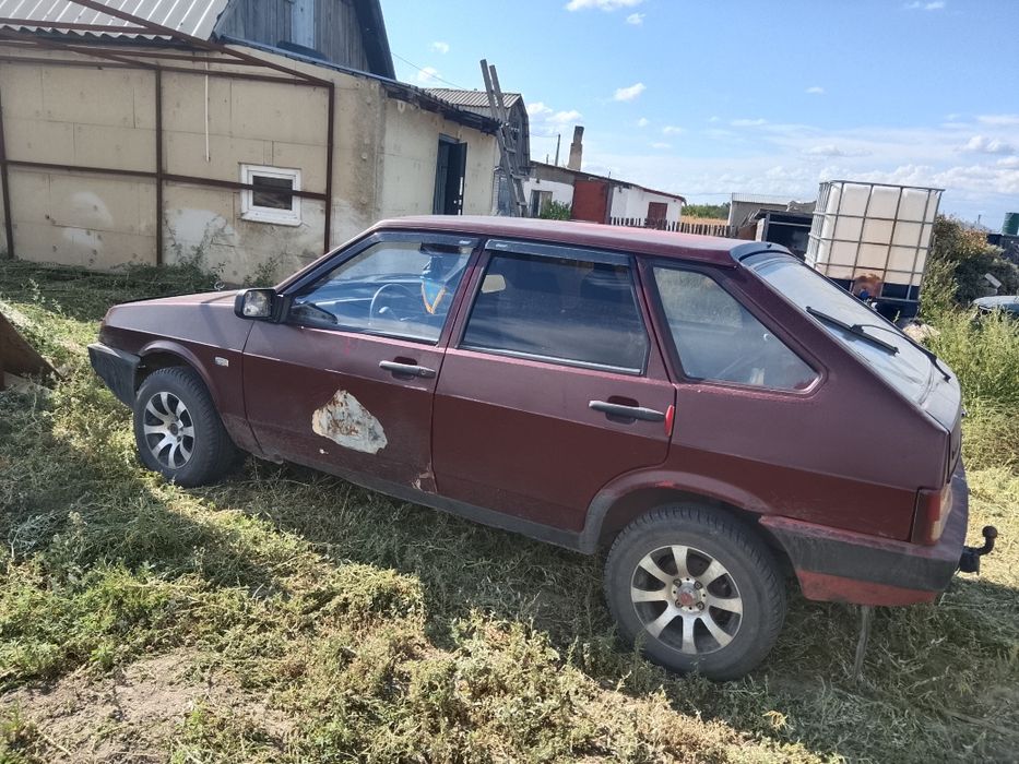 Продам машину ВАЗ 21093