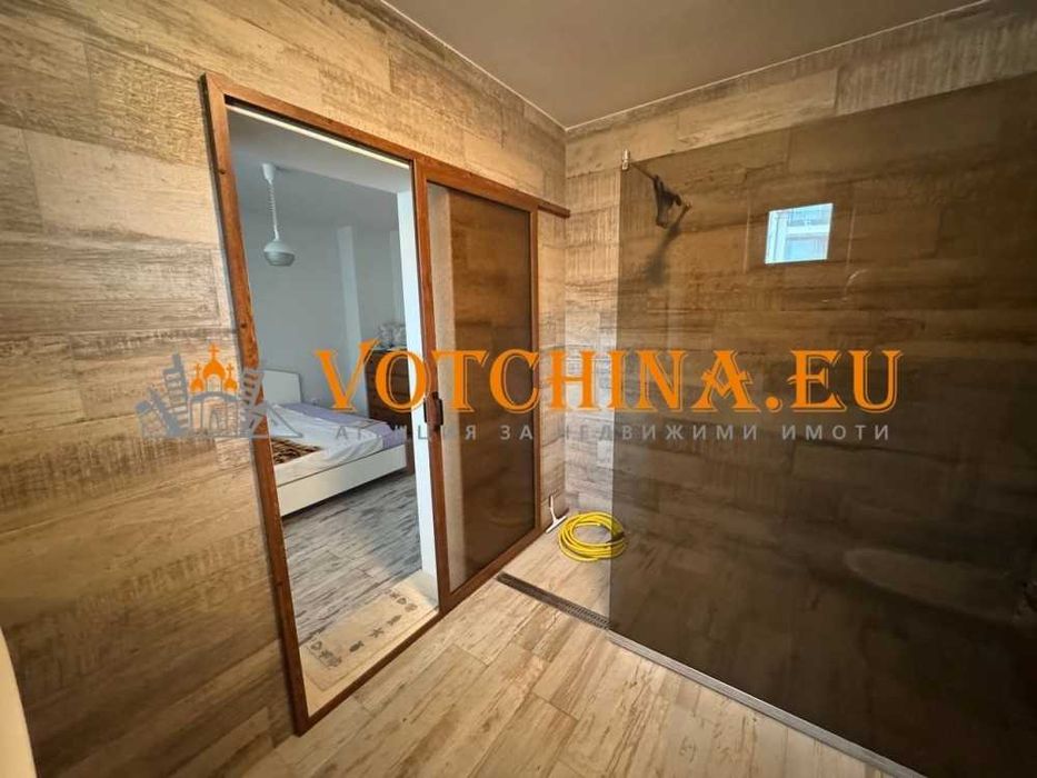 Простоен тристаен апартмент с гледка към морето в град Каварна.