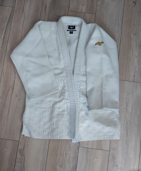 продаю кимоно мизуно