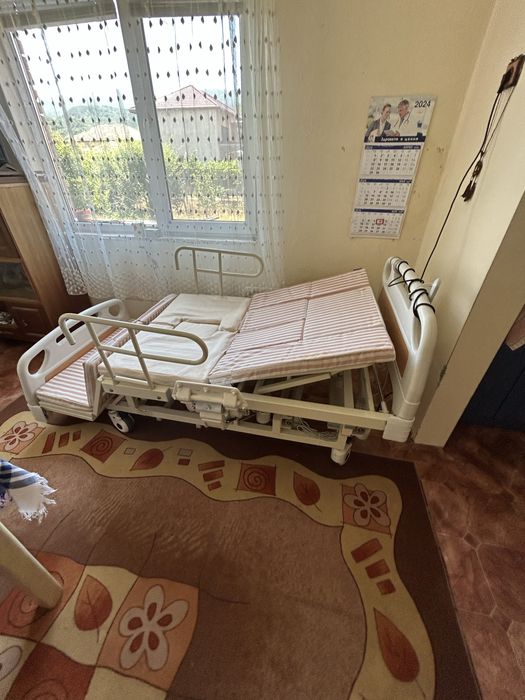 Електрическо болнично легло