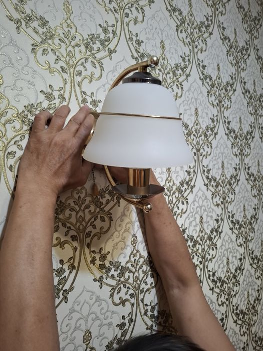 Срочно продам 2 светильника