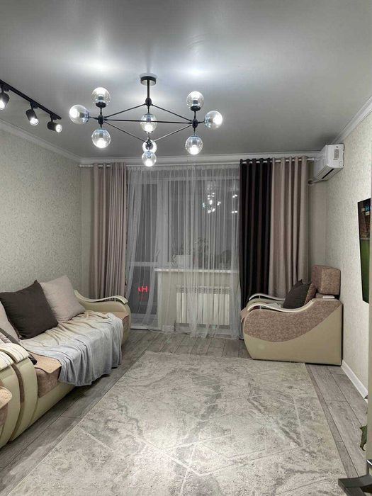 2 комн квартира ,Район 2 школы.