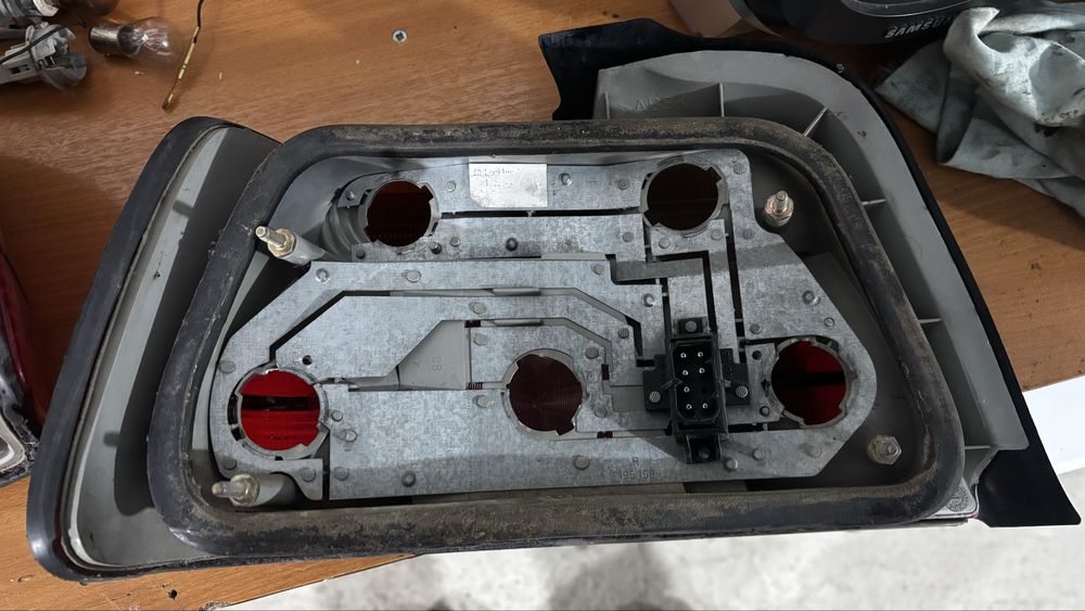 Задние фонари BMW E36