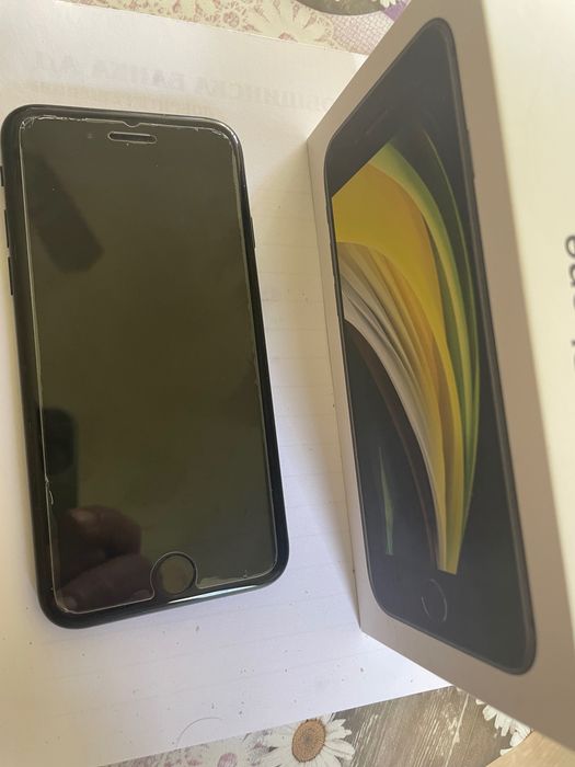 Продавам телефон IFHONE SE