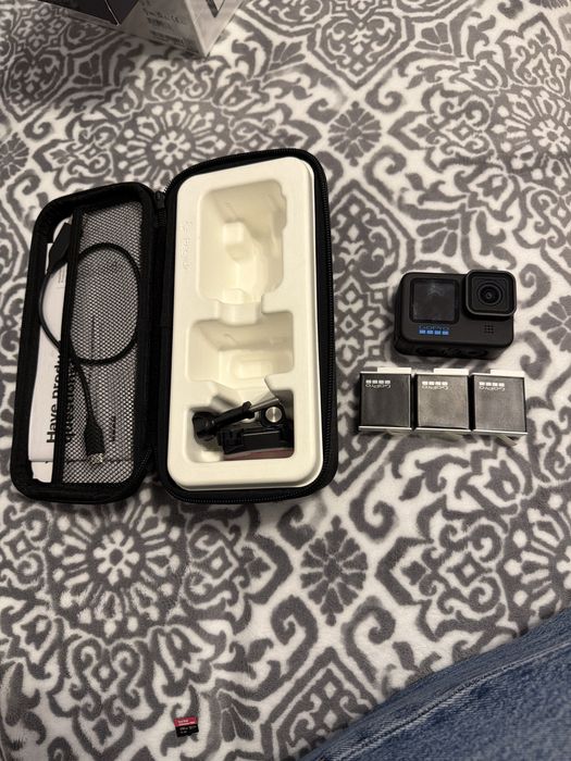 GoPro 11 Black aproape noua