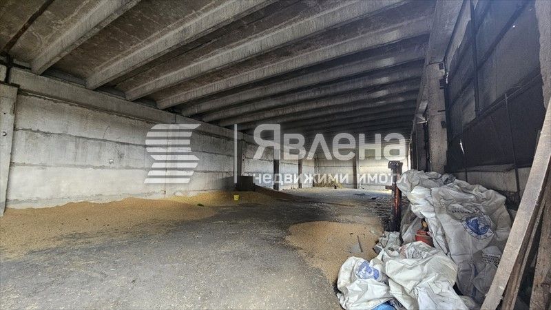 Продава се Склад в с. Алдомировци, Област София-област - 743 кв.м за 324 €/кв.м - Снимка #2
