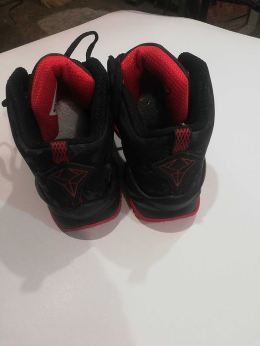 Нови баскетболни обувки, сникърси, маратонки