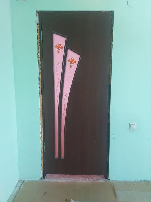 Двери б/у межкомнатные