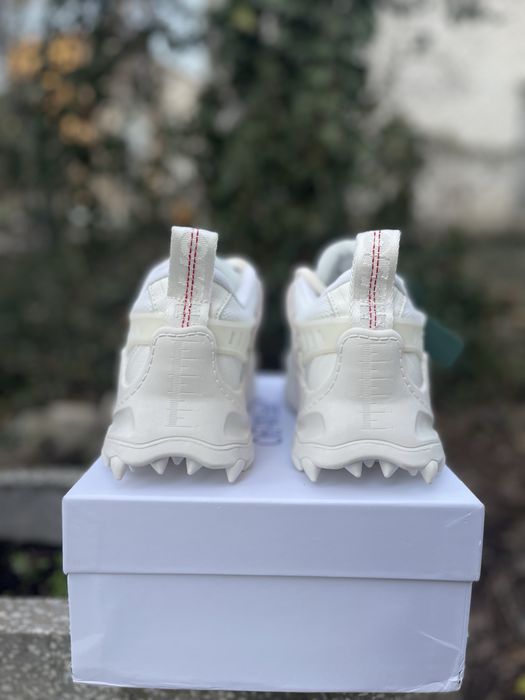 Off white odsy 1000(cream/white)