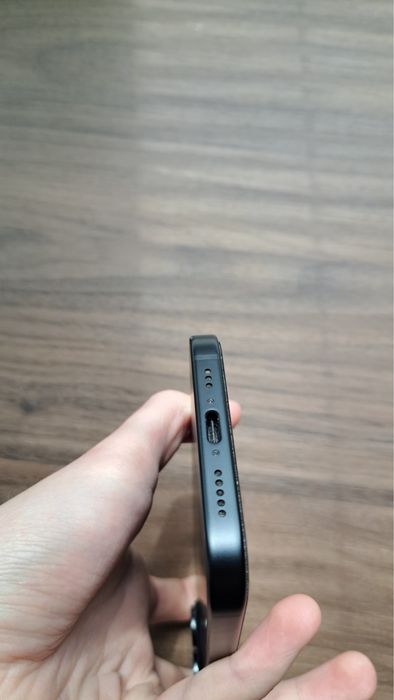 iPhone 15; без забележки