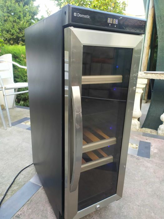 Dometic - Компресорен охладител за вино - двузонов