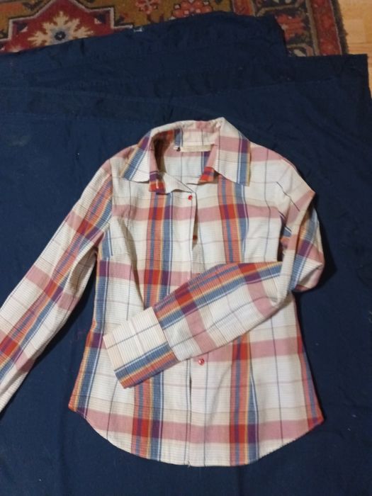 Продам 2 блузки для девушки