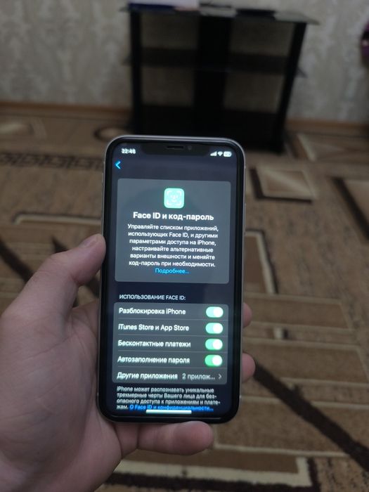 Айфон хр в хорошем состояний