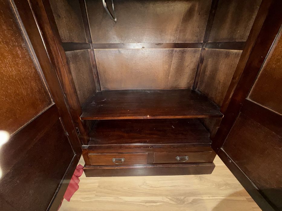 Комплект руски  мебели от масивно дърво – 2 дивана, кресло и шкаф