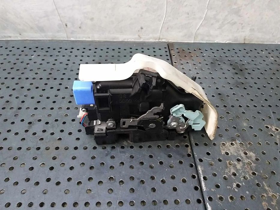 Broasca usa dreapta fata vw golf 6 plus
