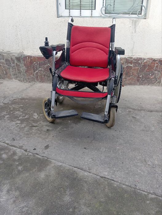 Инвалидная коляска б/у как новая