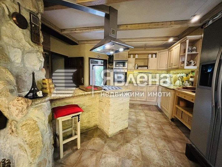 Дава се под наем Къща в Варна, Чайка - 415 кв.м за 3500 € - Снимка #3