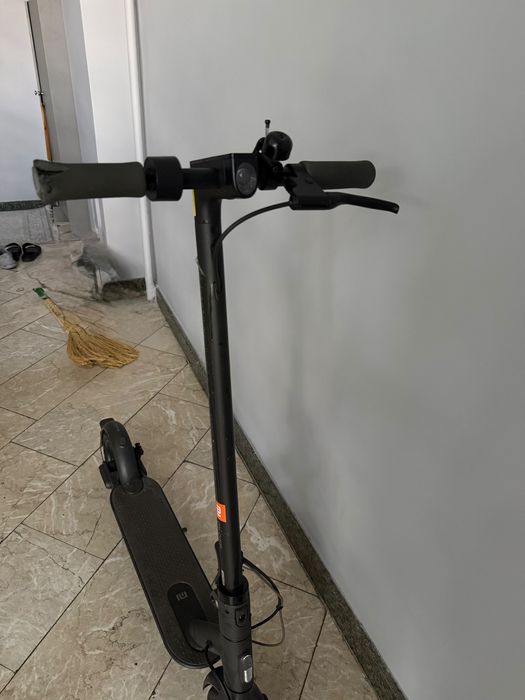 Электросамокат Mi Electrick Scootter