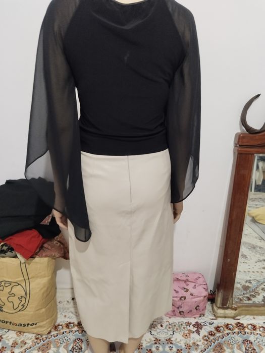 Юбка кожаный и черная кофта