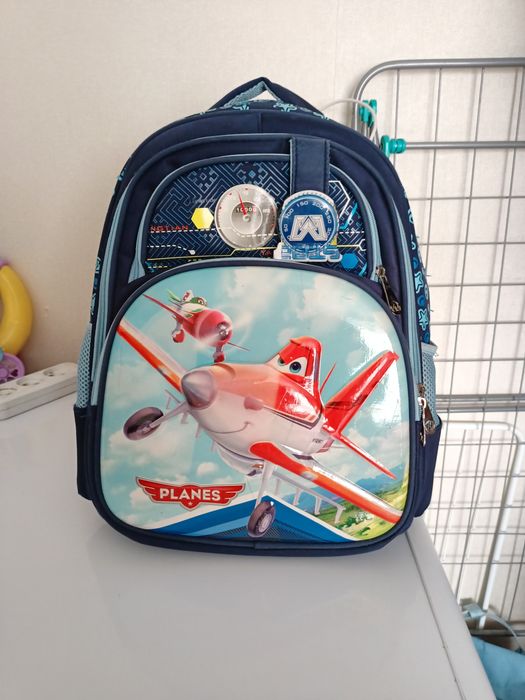 Продаю школьные рюкзаки