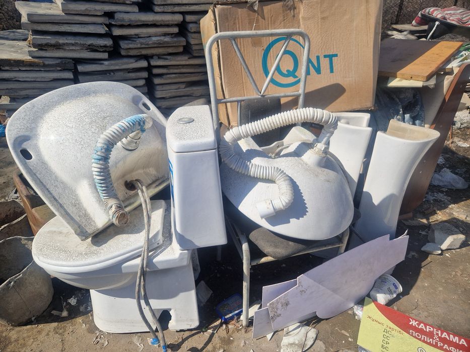 Унитазы и раковины бу