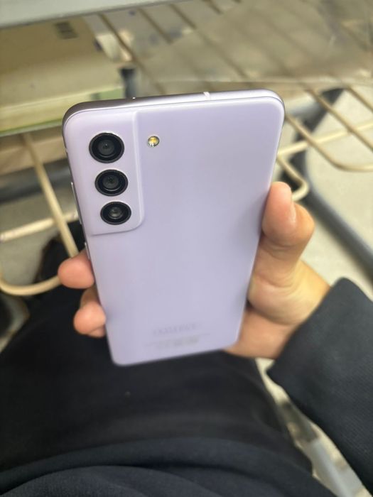 Самсунг с 21фе 128гб