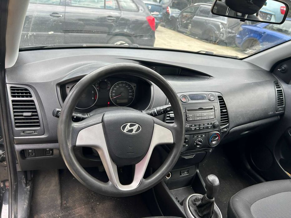Dezmembrez Hyundai I20 an 2009 1.6 crdi
