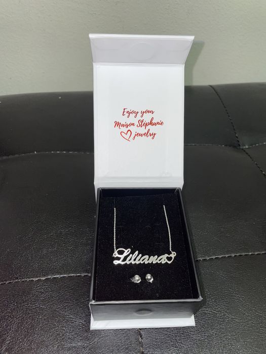 Vând lănțișor personalizat cu numele ‘’ Liliana’’