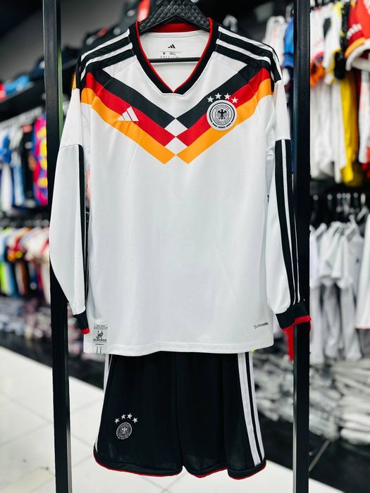 Футбольные формы для детей и взрослых