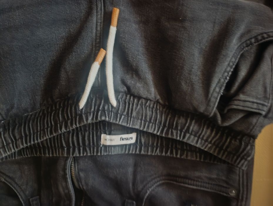 Blugi negri școală copii 164/170 7 buc 150 lei