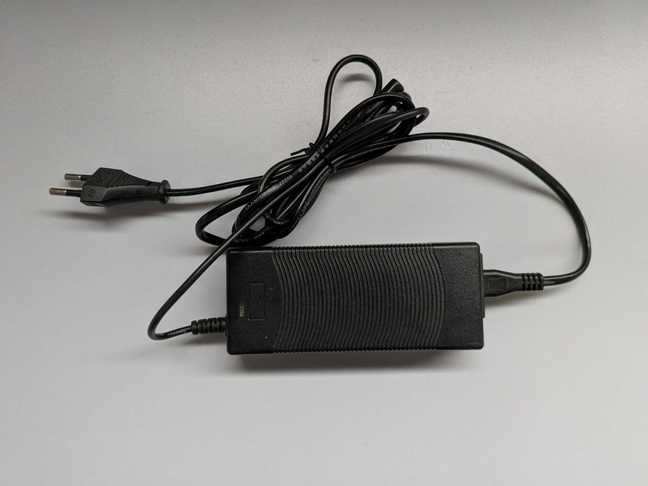 Incarcator Hoverboard / trotineta 42v 2a mufa GX12 3pini 8mm