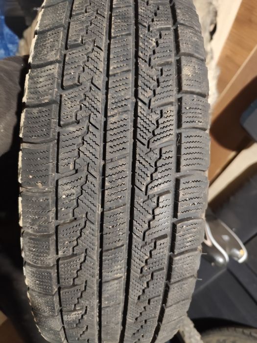 Шины  всесезонка 205/70/R15