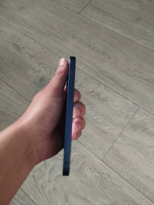 Айфон 12 на 64 Гб синий